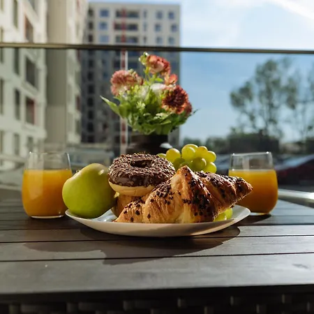 Apartment Charm Plaza Lujerului - Free Private Parking Bukarest
