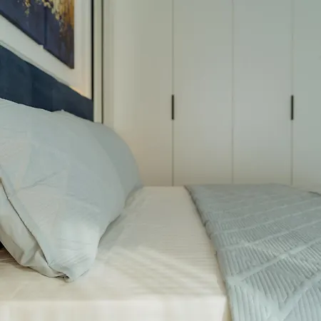 Charm Plaza Lujerului - Free Private Parking ブカレスト