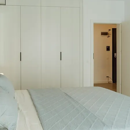 Charm Plaza Lujerului - Free Private Parking