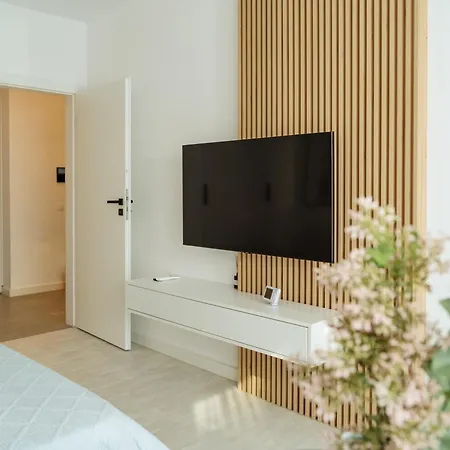 Charm Plaza Lujerului - Free Private Parking Apartment Bukarest