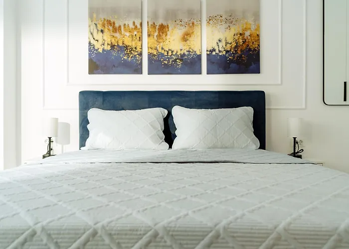 Апартаменти Charm Plaza Lujerului - Free Private Parking Бухарест