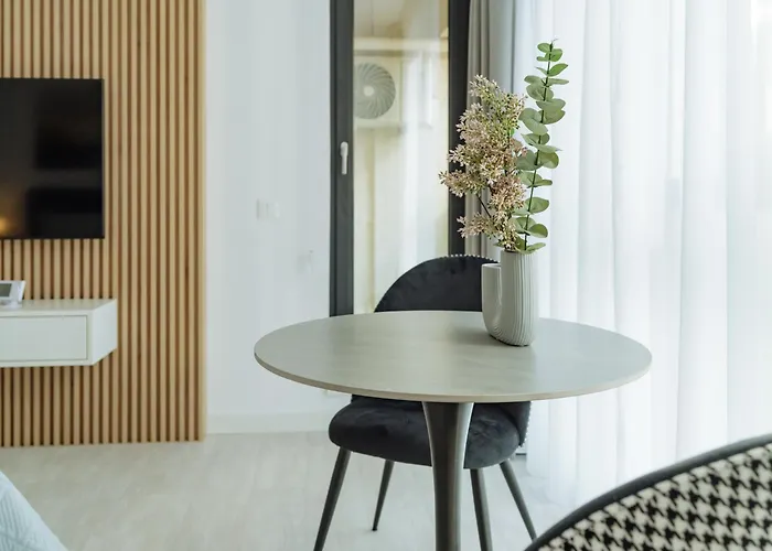 Charm Plaza Lujerului - Free Private Parking