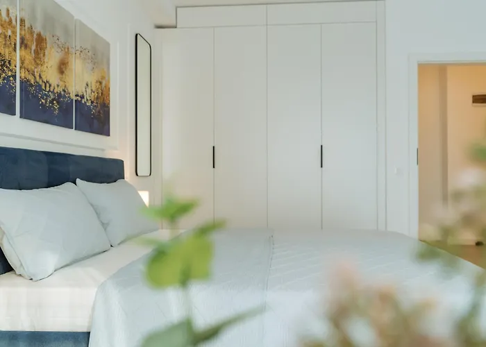 Charm Plaza Lujerului - Free Private Parking *