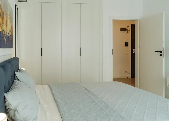 Charm Plaza Lujerului - Free Private Parking