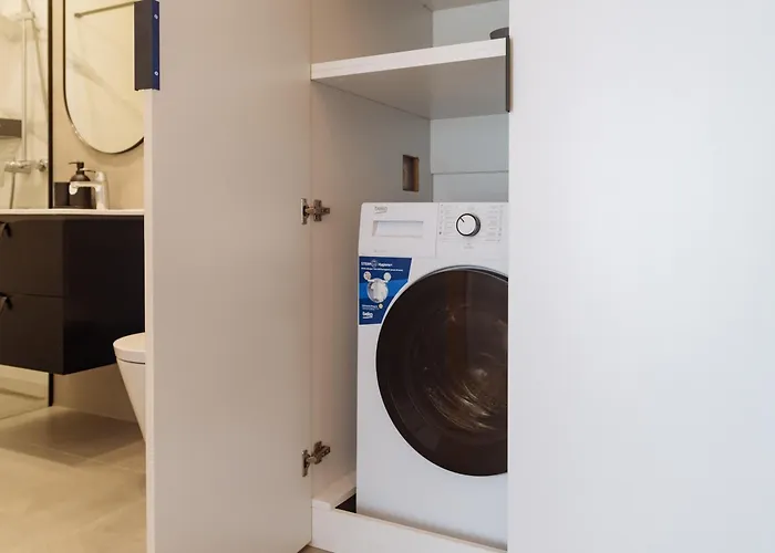 アパート Charm Plaza Lujerului - Free Private Parking ブカレスト