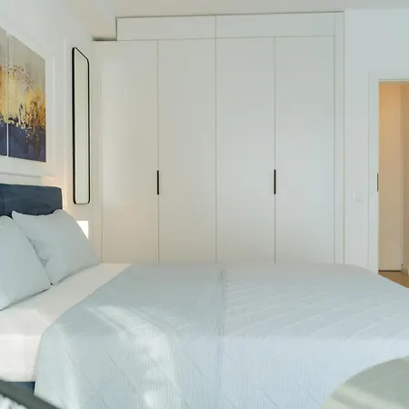 Appartamento Charm Plaza Lujerului - Free Private Parking *